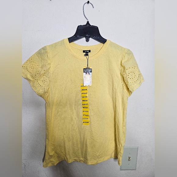 Express Women's Spring Top - Picture 6 of 8